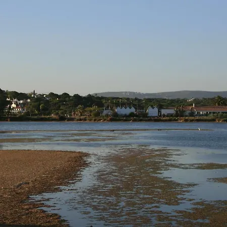 Victory Village 1b Quinta Do * 金塔湖